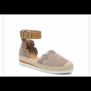 Crown vintage-Brixie Wedge Sandal